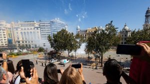 Se bate nuevo récord con más de 20.600 participantes en el sorteo para ver la mascletà en el balcón del Ayuntamiento