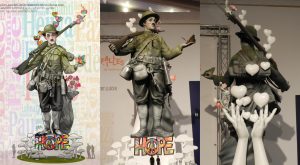 La falla municipal coronará sus 27 metros de altura con un espectáculo piromusical y un mensaje de paz y esperanza