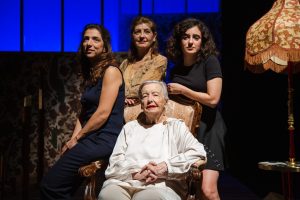 ‘Yo solo quiero irme a Francia’, un viaje hacia la libertad que atraviesa generaciones