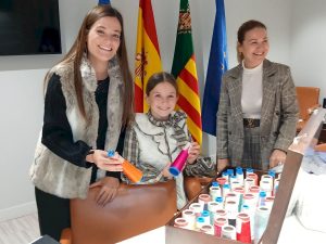 Las Reinas de las Fiestas de la Magdalena visitan El Corte Inglés para seleccionar las telas que lucirán en la Galanía