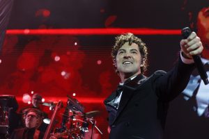 David Bisbal tiñe el Roig Arena de Navidad y emoción