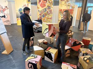 El Auditori de Castelló despide la exposición del dibujante Karpa con una visita guiada y un taller creativo