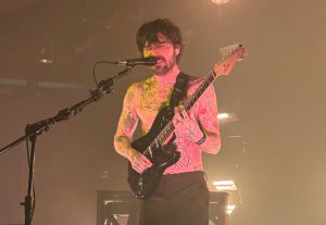 Biffy Clyro desata una noche de puro rock en el Auditorio Roig Arena