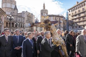 El Cristo del Salvador recorre las calles de Ciutat Vella