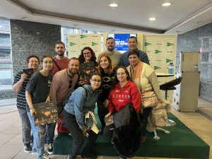 La artista Leire Martínez firma su primer disco en solitario en el Corte Inglés Avenida de Francia
