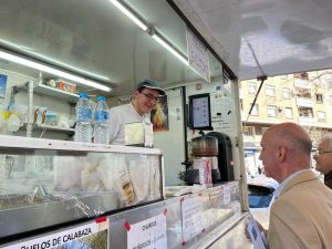 Sanidad y Consumo intensifica las inspecciones en Fallas: control diario a las 165 churrerías de la ciudad