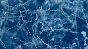 La Pirotecnia Alto Palancia despliega “Pura Intensidad” en la plaza de L’Ajuntament