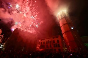 Castellón se vuelca con la Enfarolà del Fadrí