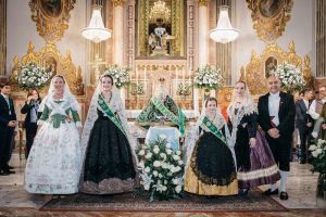 Castellón muestra su devoción a la Mare de Déu del Lledó con una Ofrenda multitudinaria