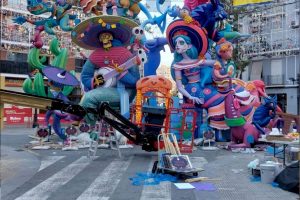 La Falla Cuba – Literato Azorín se queda a medio plantar