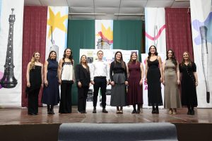 La Reina Fallera de Burriana y su Corte de Honor reúnen, en una cena benéfica, a más de 200 representantes de la historia del municipio